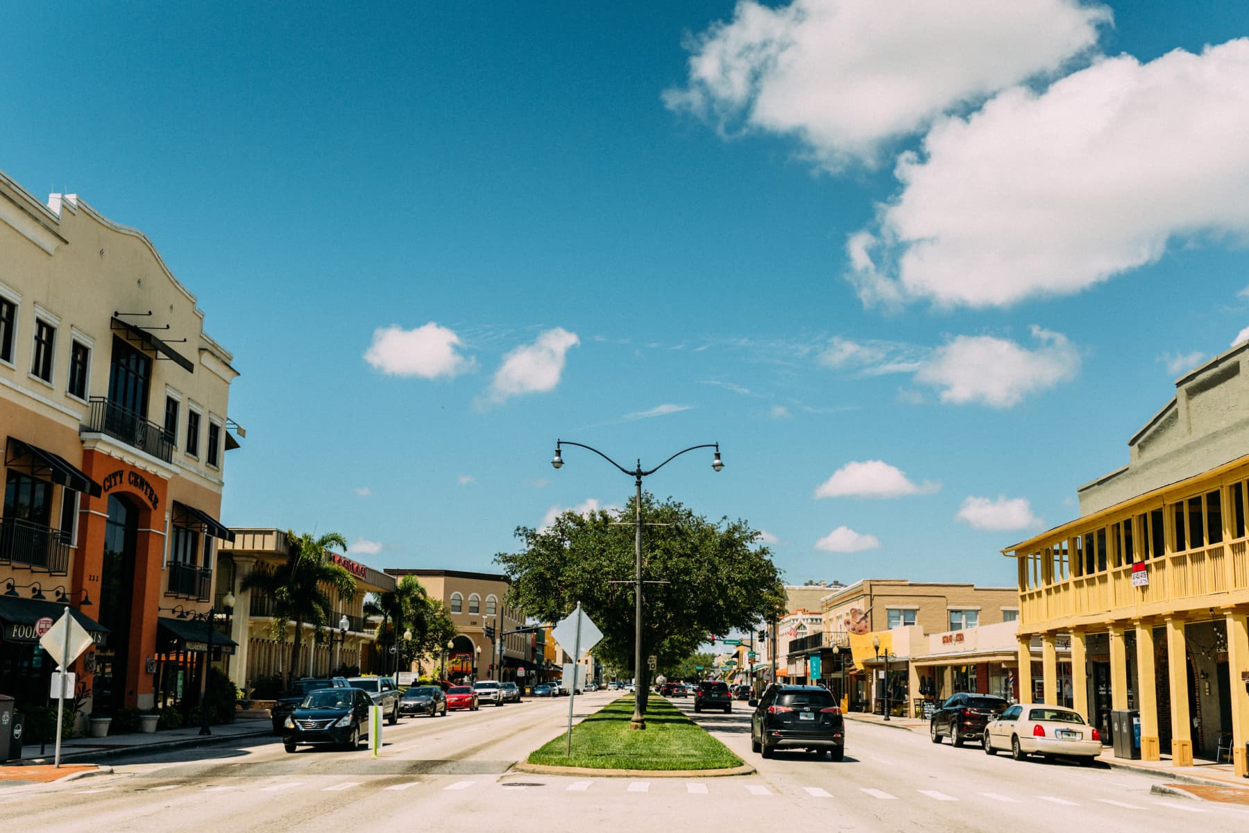 kissimmee-Kissimmee-Main-Street-1283e9155056a36_1283eaf4-5056-a36a-0b04f3bcd03531f7.jpg