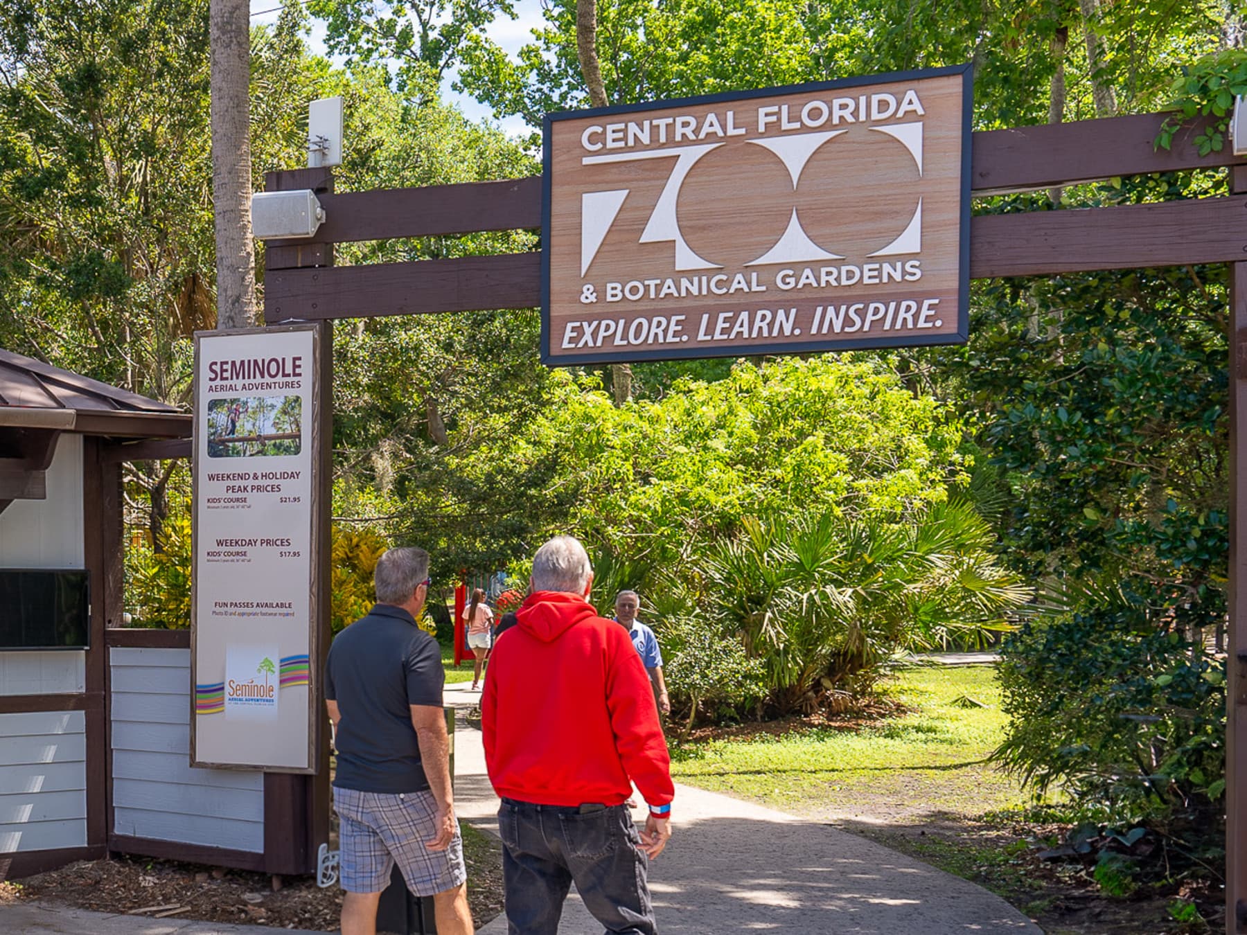 kissimmee-Zoo-Entrance---updated-2025_5F42314F-9E01-4C60-97BEA3779FB098E6_c33c9fbf-7050-4624-b2c2d9cf7fe704e9.jpg